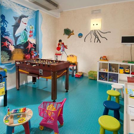 Hotel Prestige カットーリカ エクステリア 写真