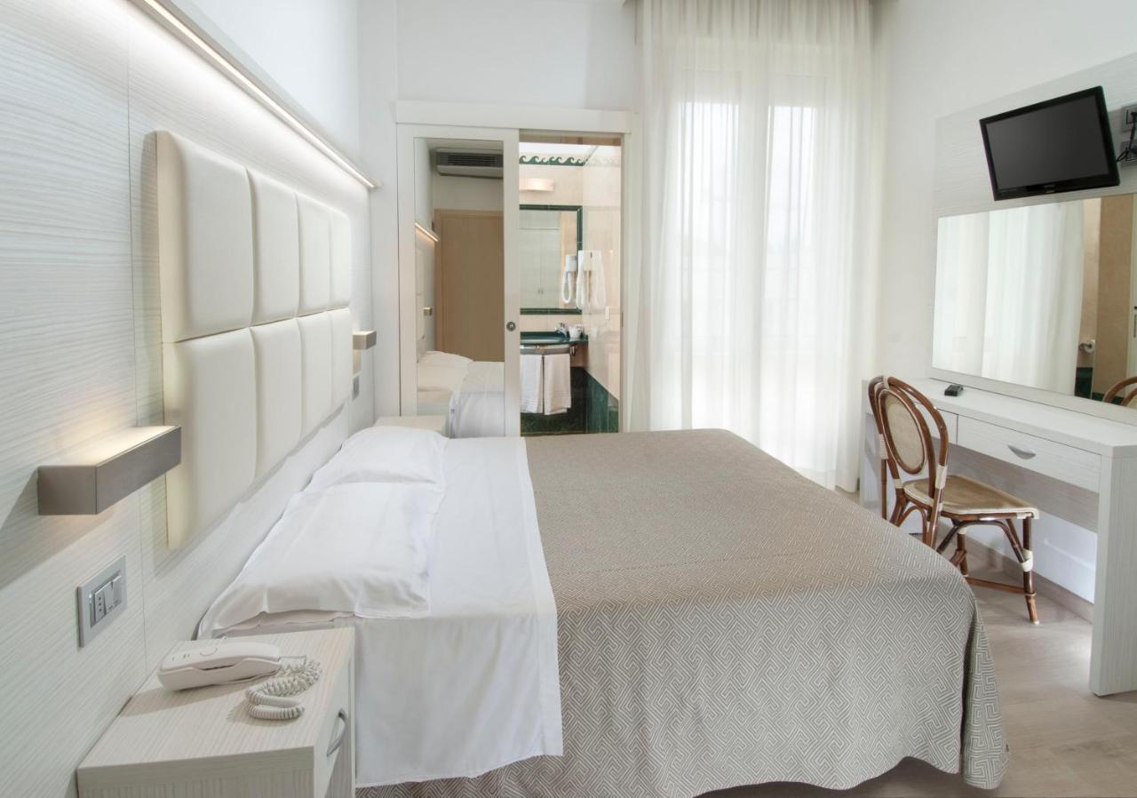 Hotel Prestige カットーリカ エクステリア 写真