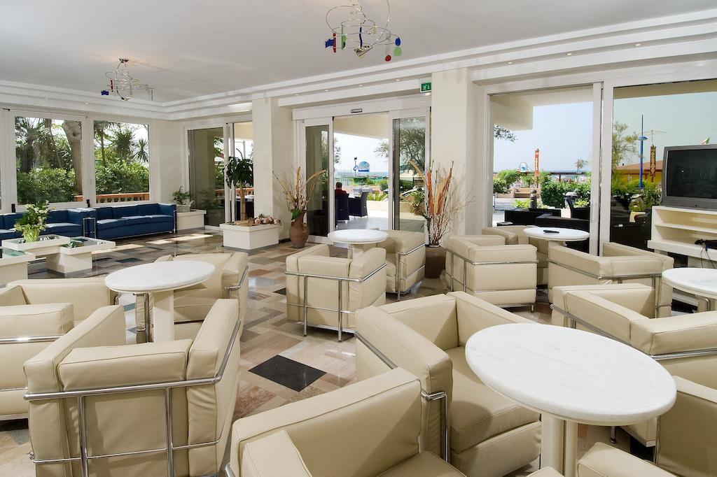 Hotel Prestige カットーリカ エクステリア 写真