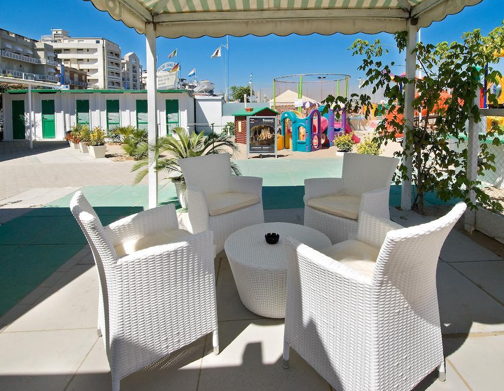 Hotel Prestige カットーリカ エクステリア 写真