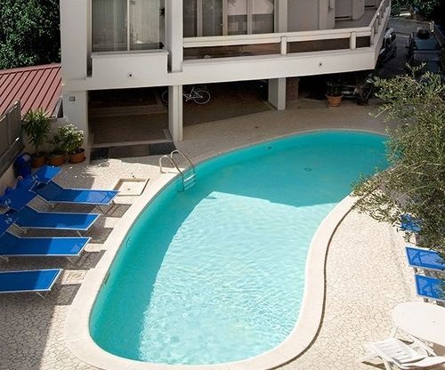 Hotel Prestige カットーリカ エクステリア 写真